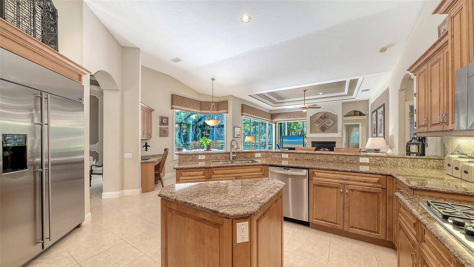7507 ABBEY GLN, BRADENTON, FL, 34202