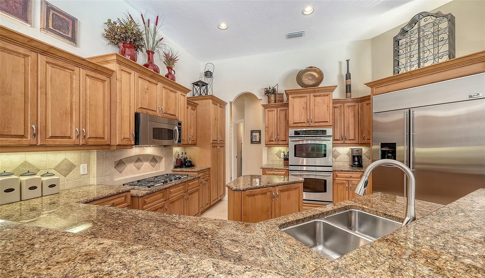 7507 ABBEY GLN, BRADENTON, FL, 34202