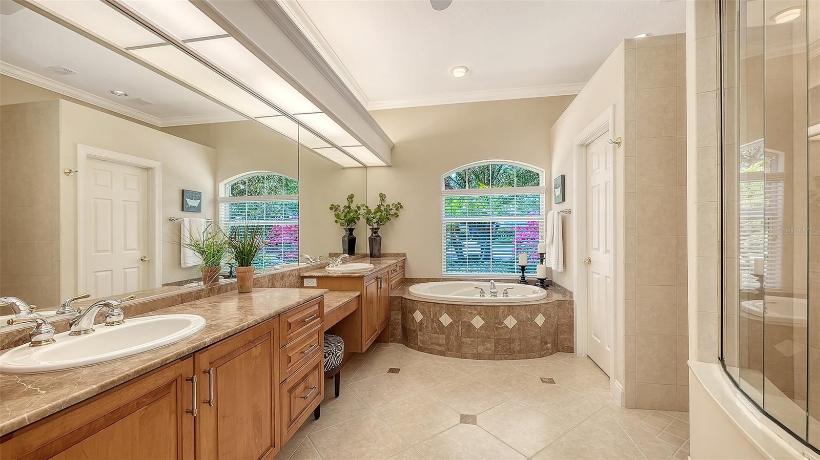 7507 ABBEY GLN, BRADENTON, FL, 34202