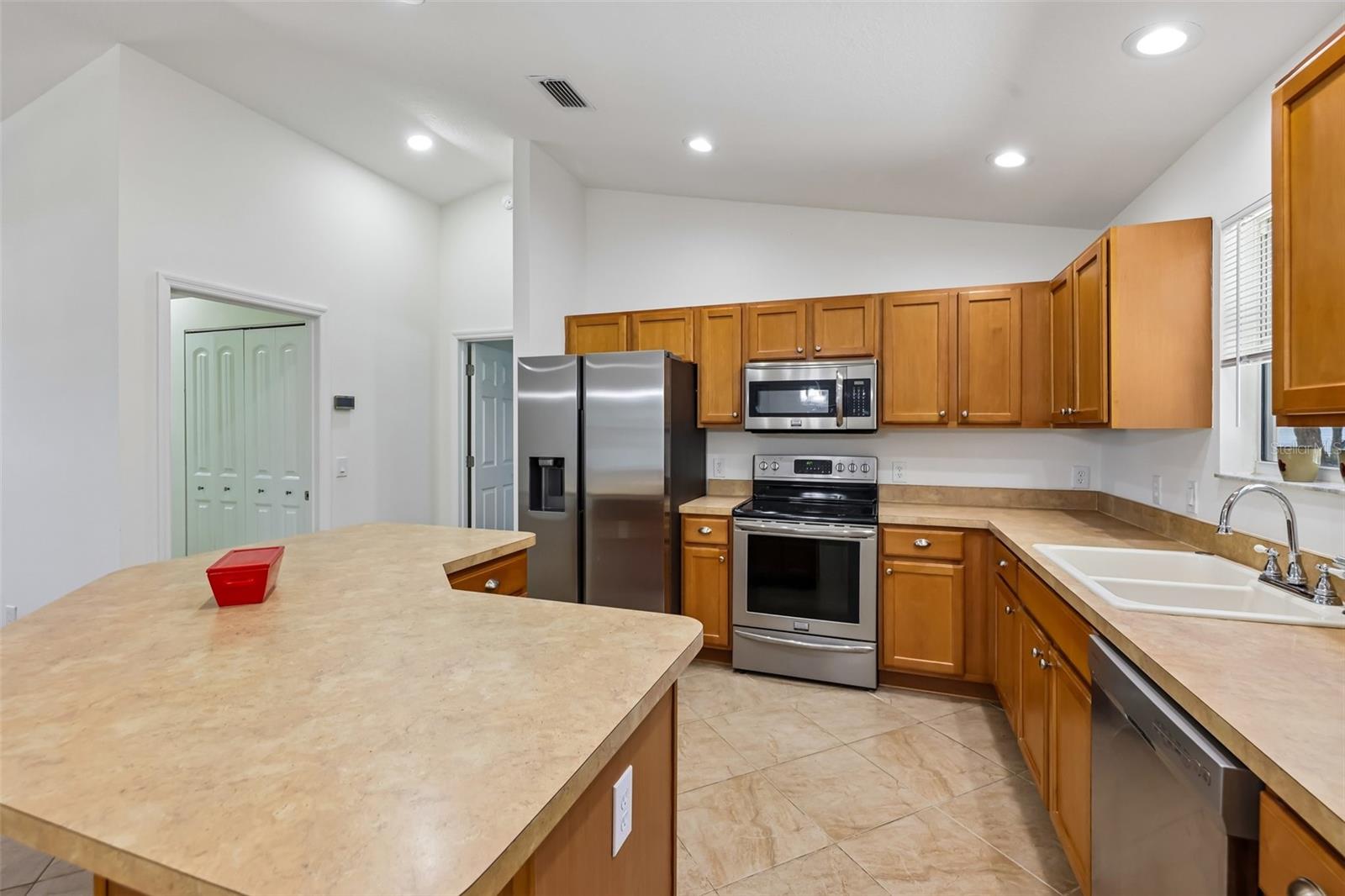 1000 KENOVA AVE, THE VILLAGES, FL, 32162