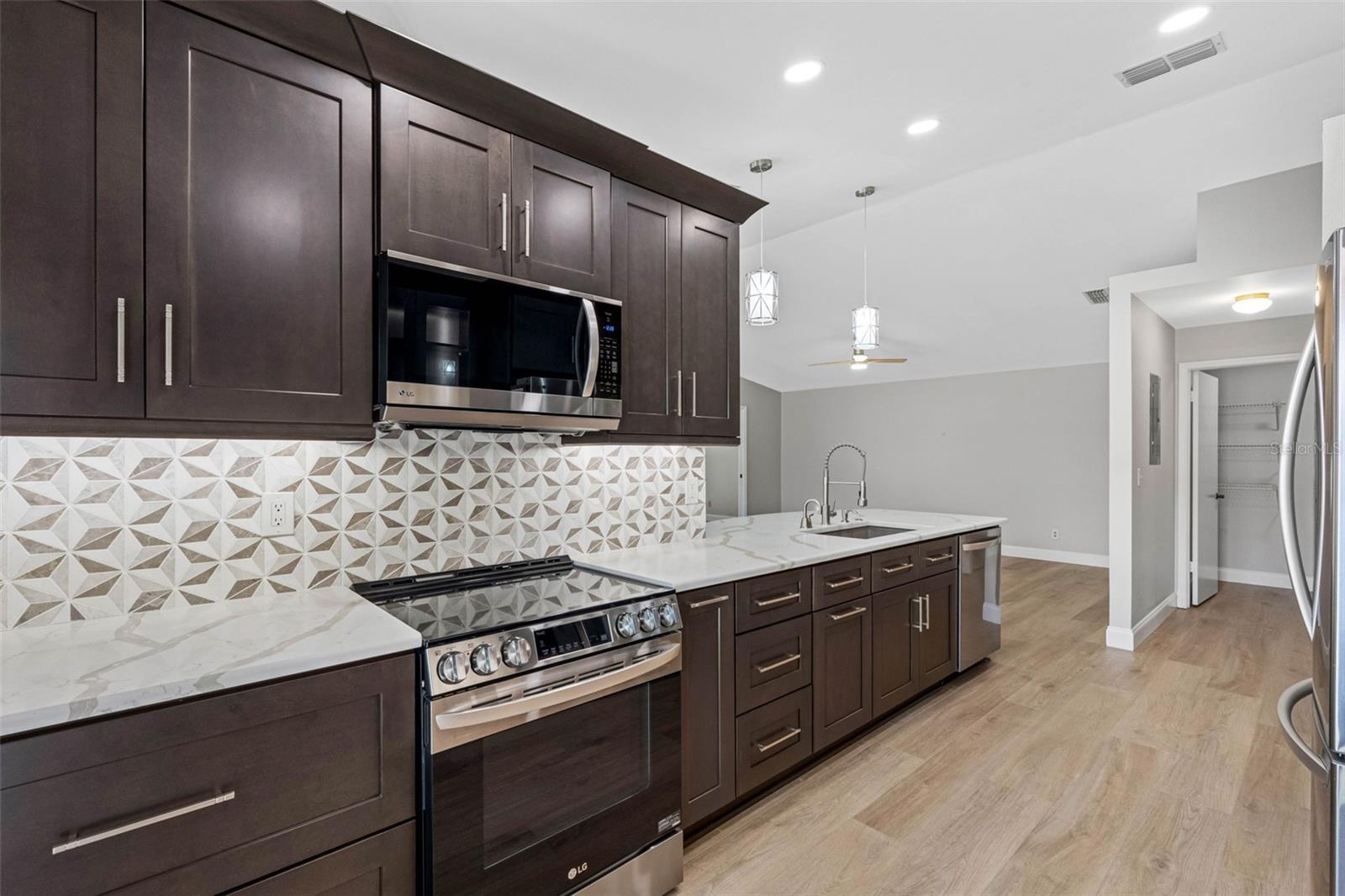 2022 ARBOR LN, CLEARWATER, FL, 33763