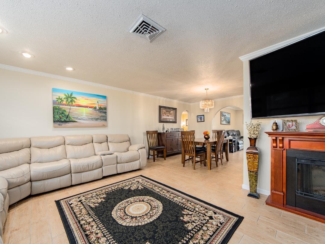 12435 MONARCH CIR, SEMINOLE, FL, 33772