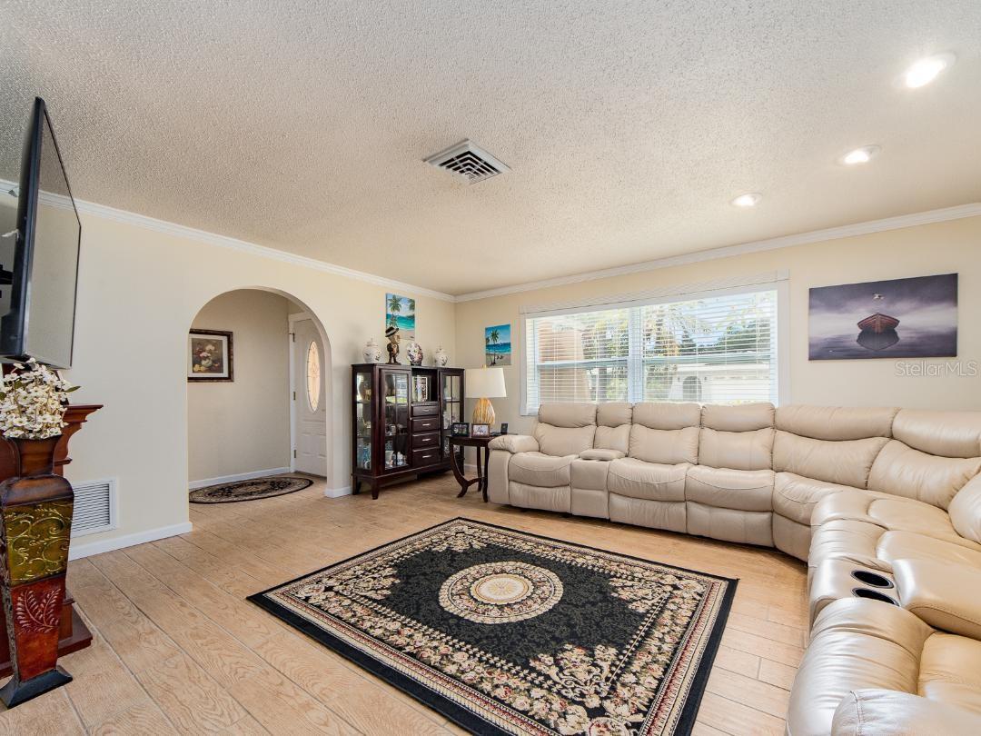 12435 MONARCH CIR, SEMINOLE, FL, 33772