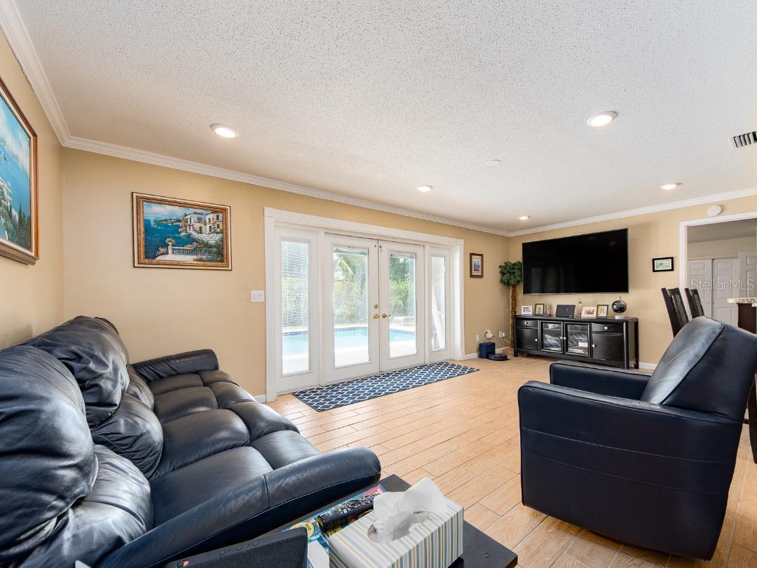 12435 MONARCH CIR, SEMINOLE, FL, 33772