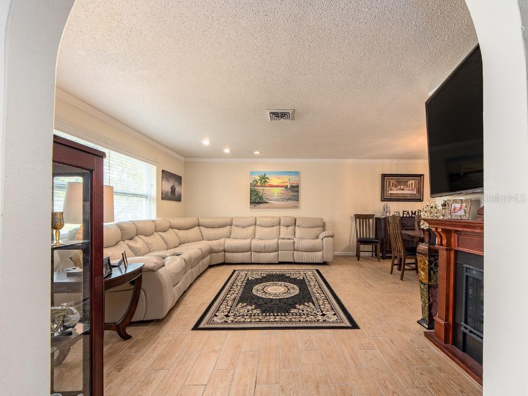 12435 MONARCH CIR, SEMINOLE, FL, 33772