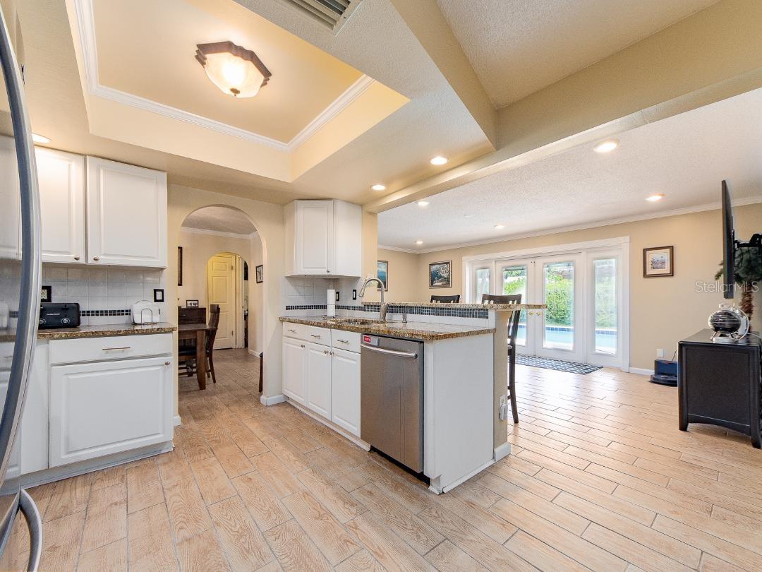 12435 MONARCH CIR, SEMINOLE, FL, 33772