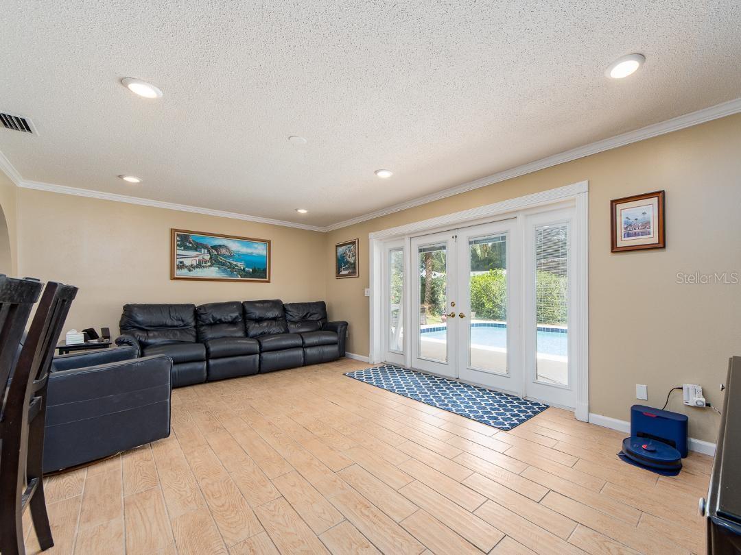 12435 MONARCH CIR, SEMINOLE, FL, 33772