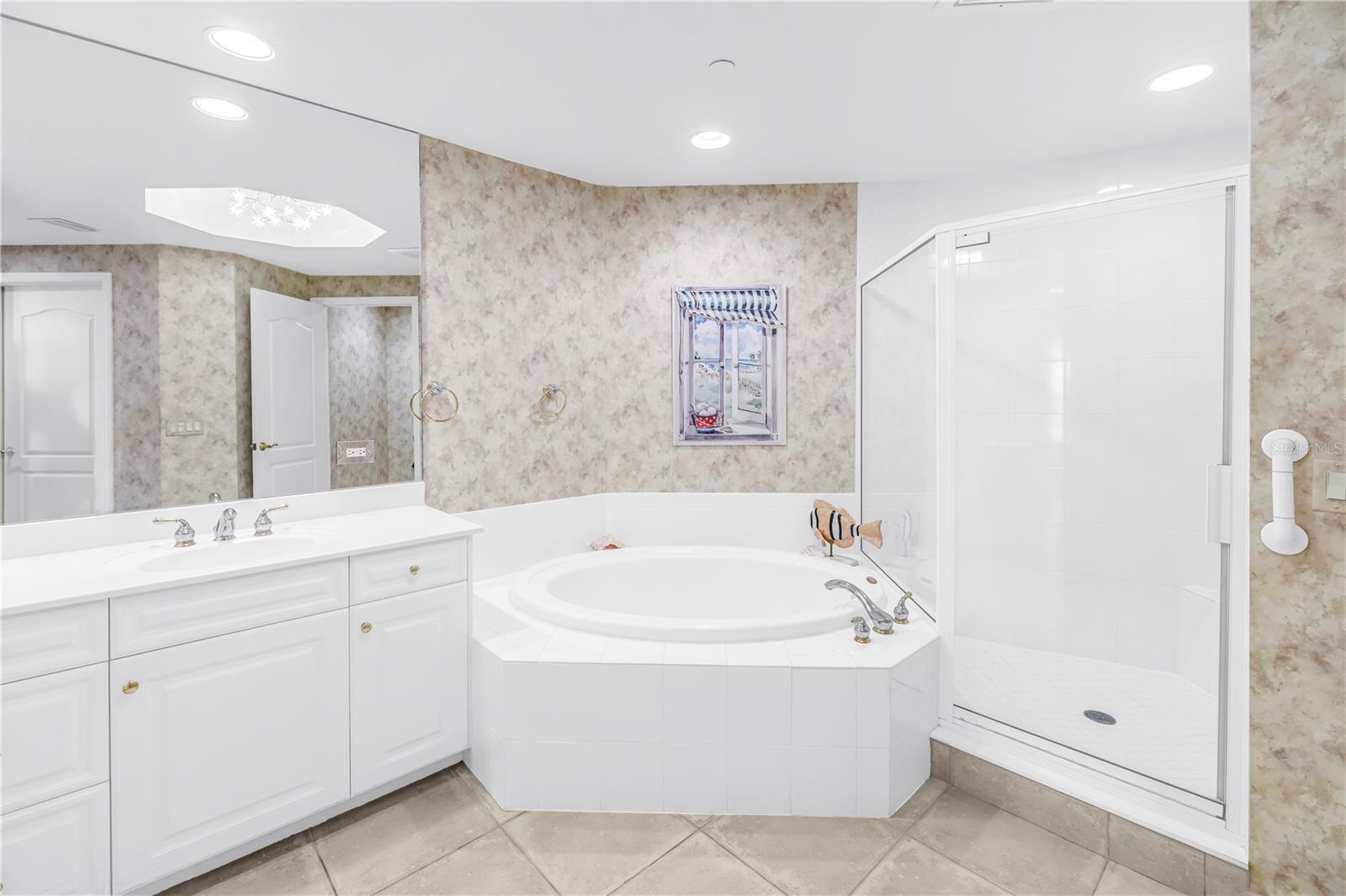 100 BEACH DR NE #702, ST PETERSBURG, FL, 33701