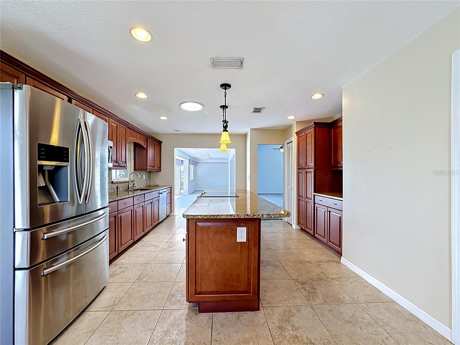 2007 WEDGE CT, SUN CITY CENTER, FL, 33573