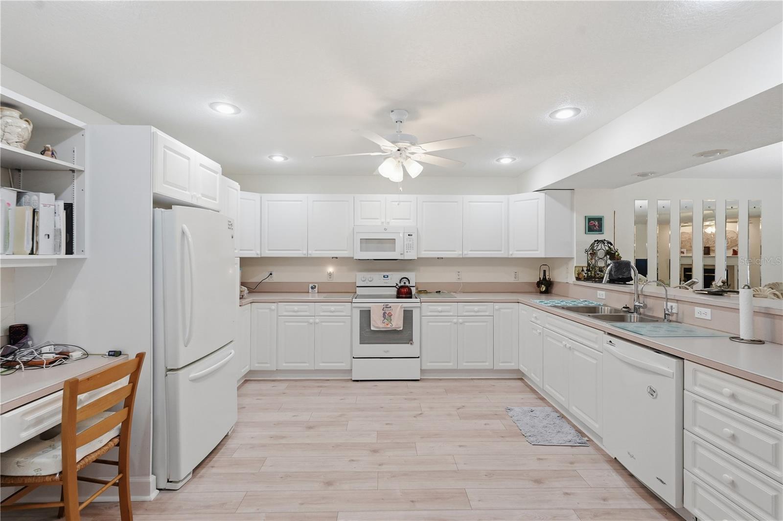 545 PINELLAS BAYWAY S #302, ST PETERSBURG, FL, 33715