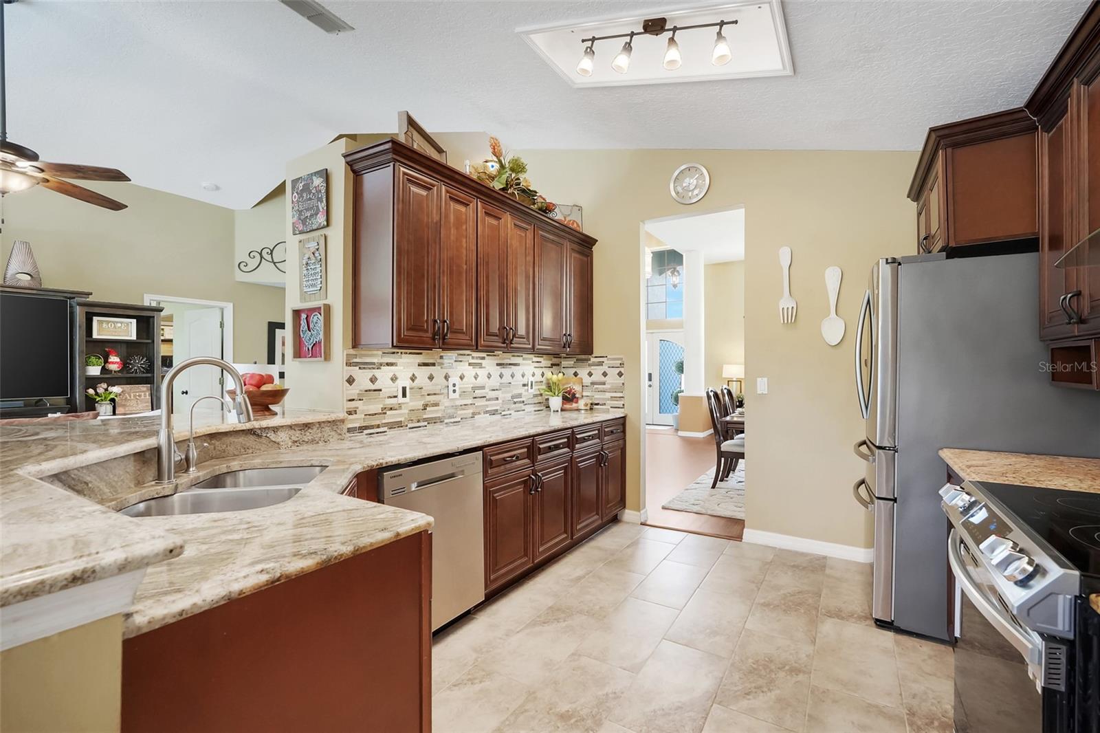 2733 RUNYON CIR, ORLANDO, FL, 32837