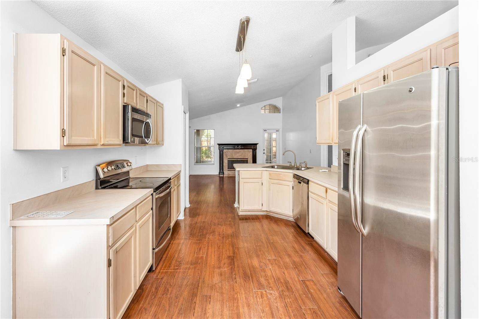 976 ROYAL OAKS DR, APOPKA, FL, 32703