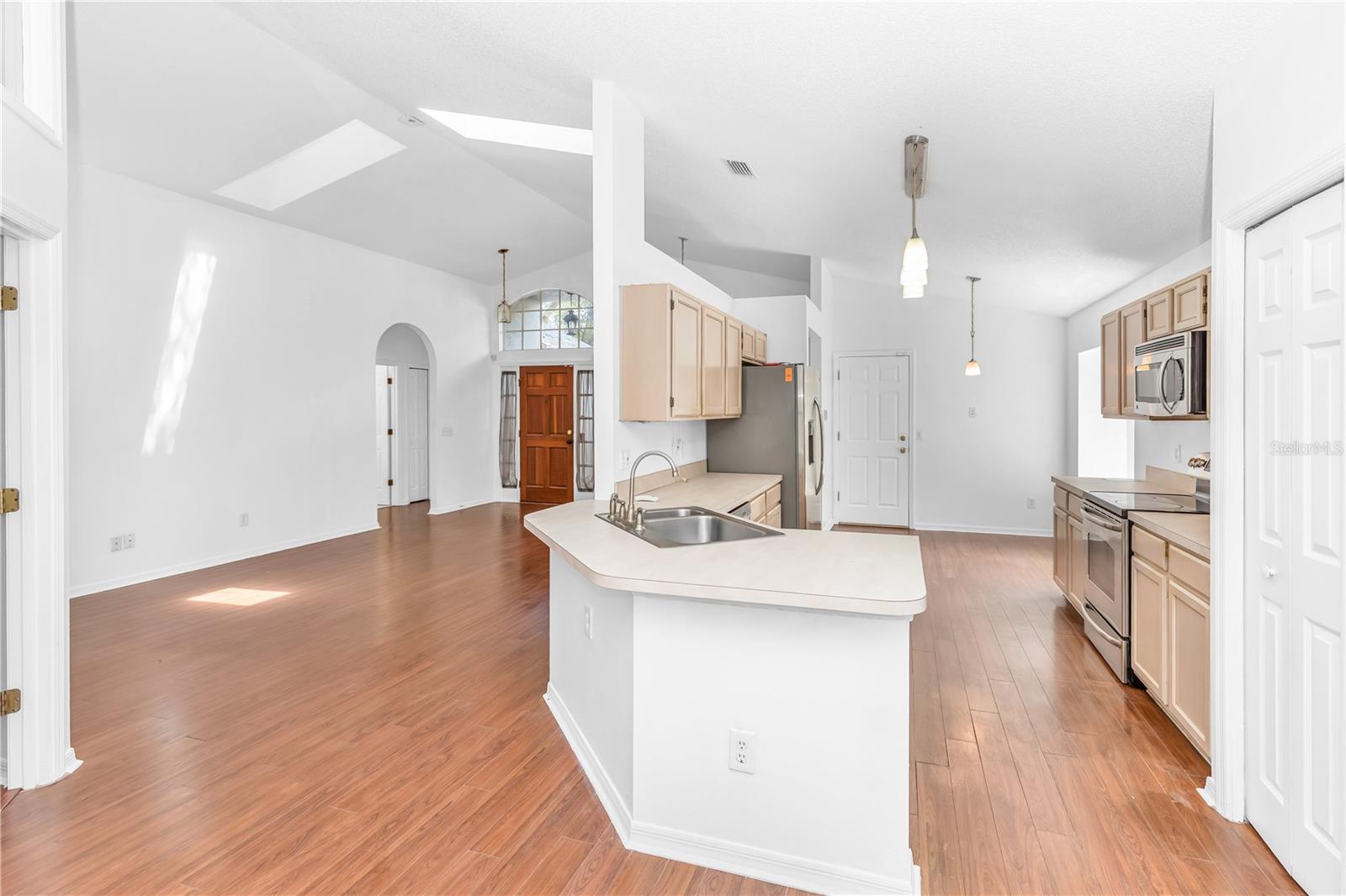976 ROYAL OAKS DR, APOPKA, FL, 32703