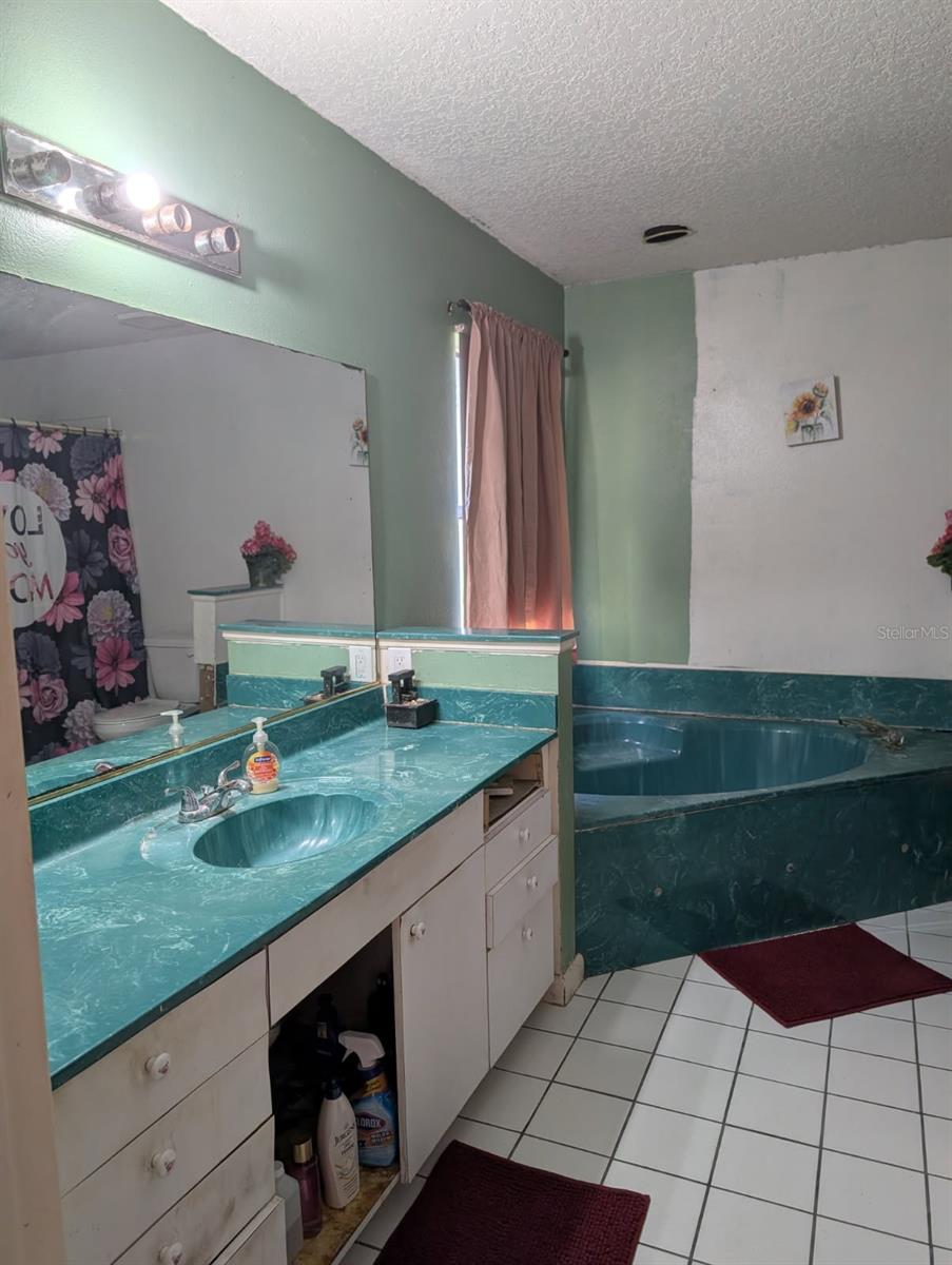 2102 28TH STREET CT E, PALMETTO, FL, 34221