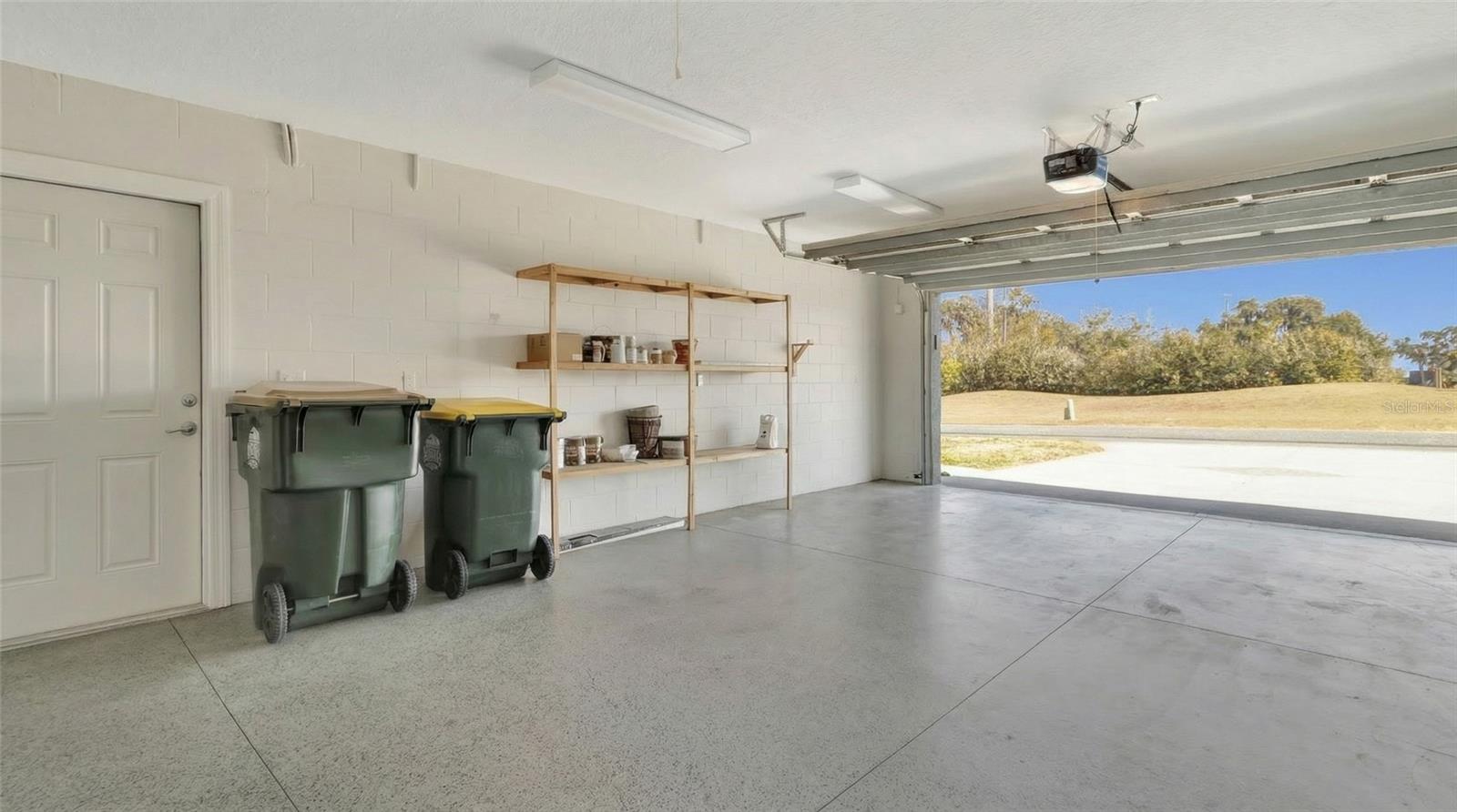 106 FAIRWAY CIR, UMATILLA, FL, 32784