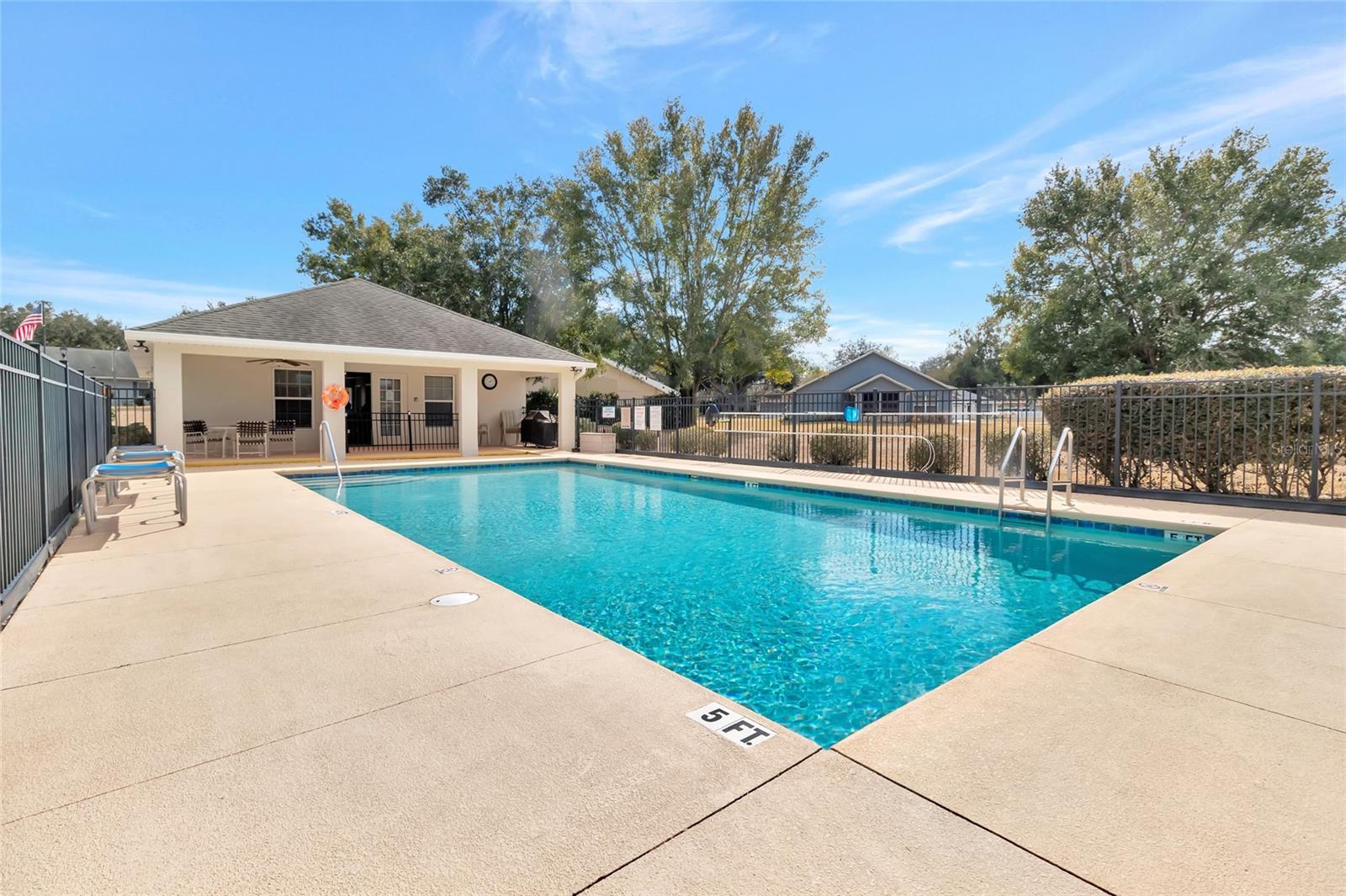 106 FAIRWAY CIR, UMATILLA, FL, 32784