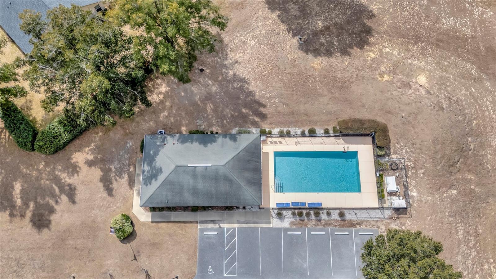 106 FAIRWAY CIR, UMATILLA, FL, 32784