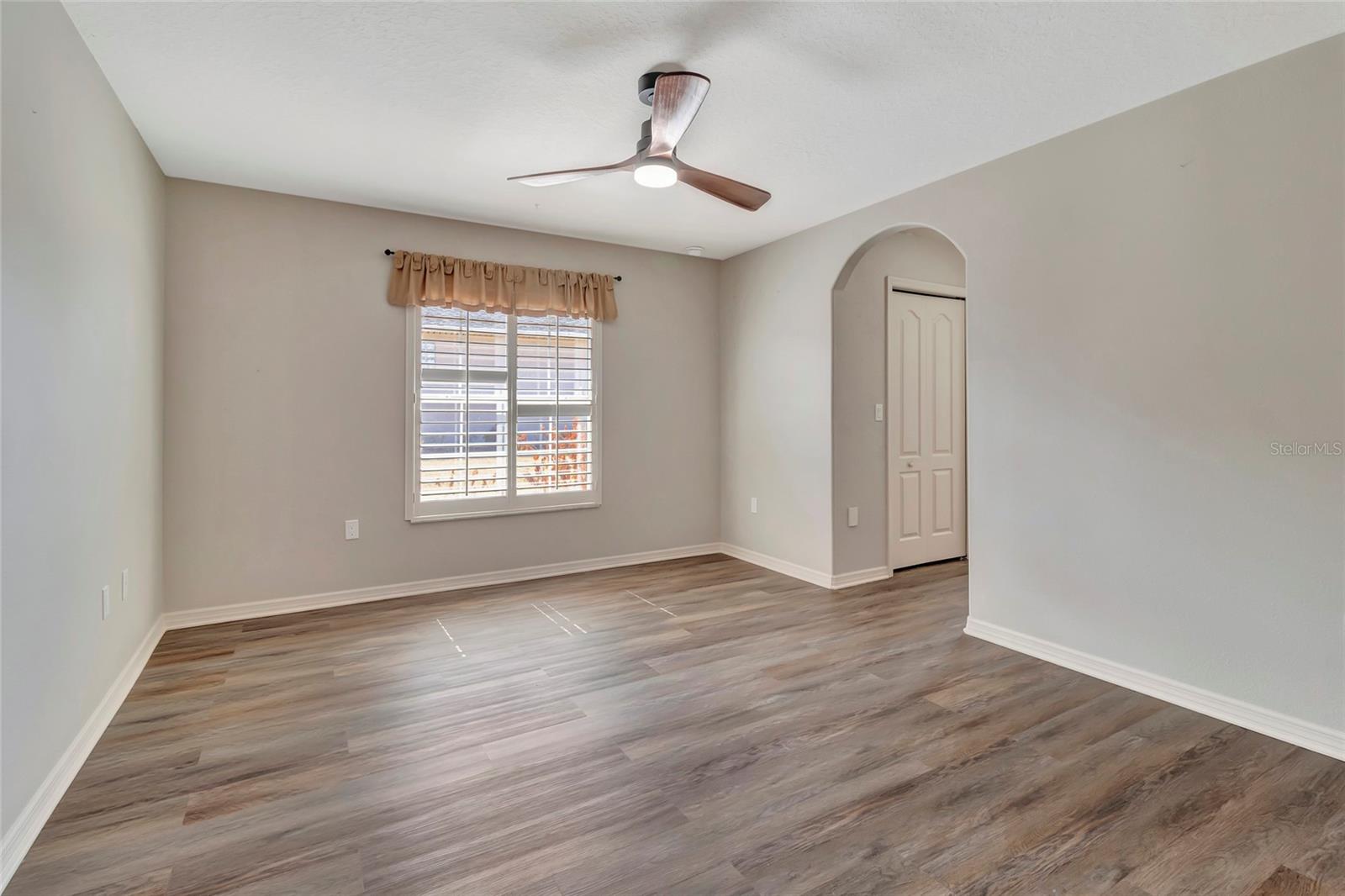 106 FAIRWAY CIR, UMATILLA, FL, 32784