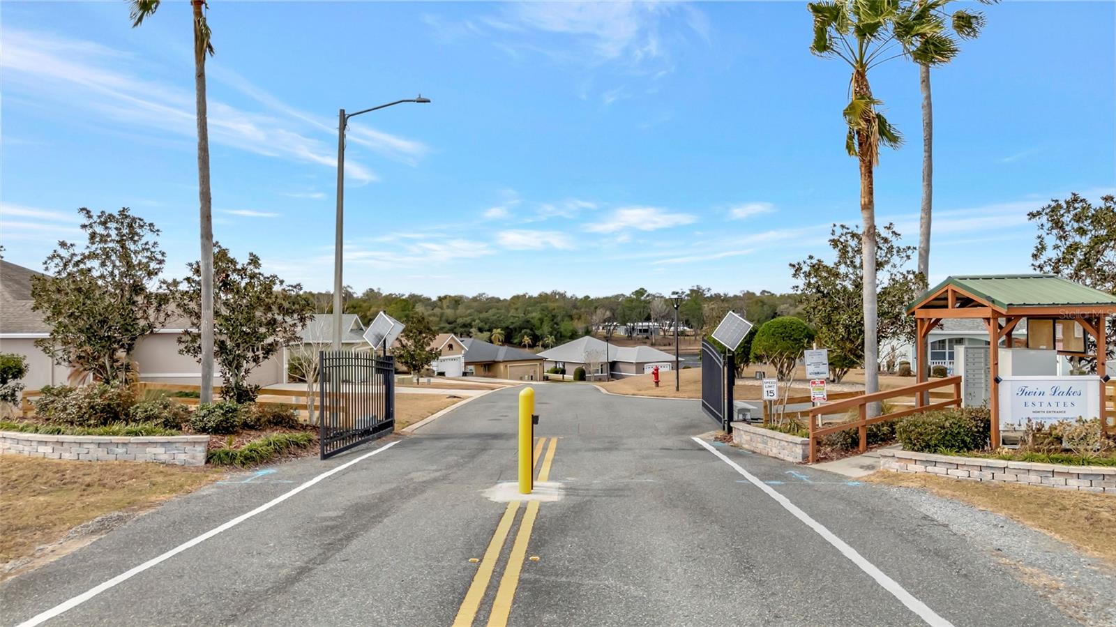 106 FAIRWAY CIR, UMATILLA, FL, 32784