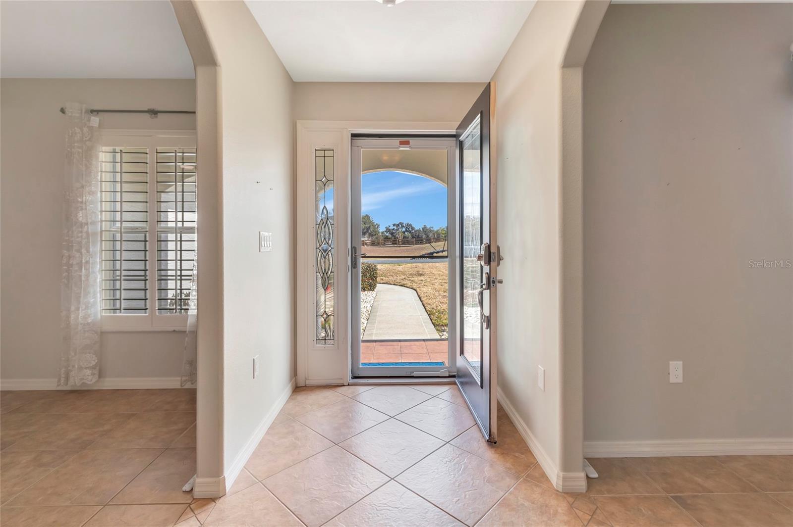 106 FAIRWAY CIR, UMATILLA, FL, 32784