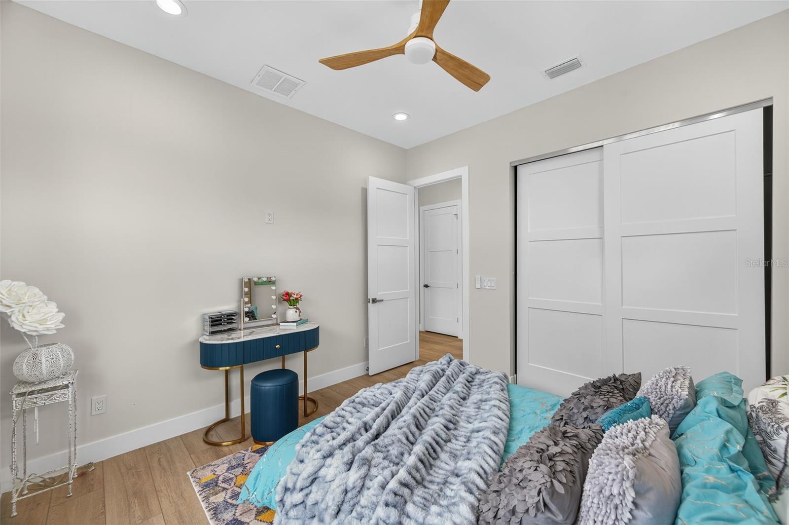 1935 SHORE ACRES BLVD NE, ST PETERSBURG, FL, 33703