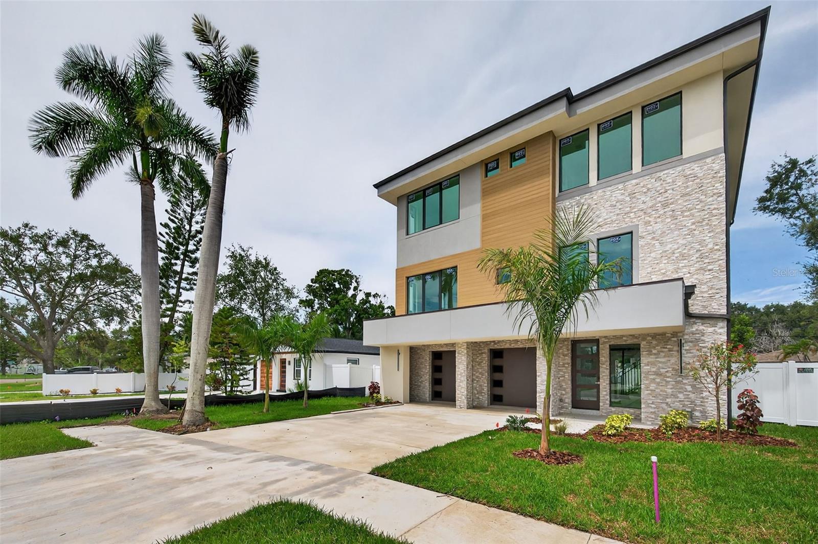 1935 SHORE ACRES BLVD NE, ST PETERSBURG, FL, 33703