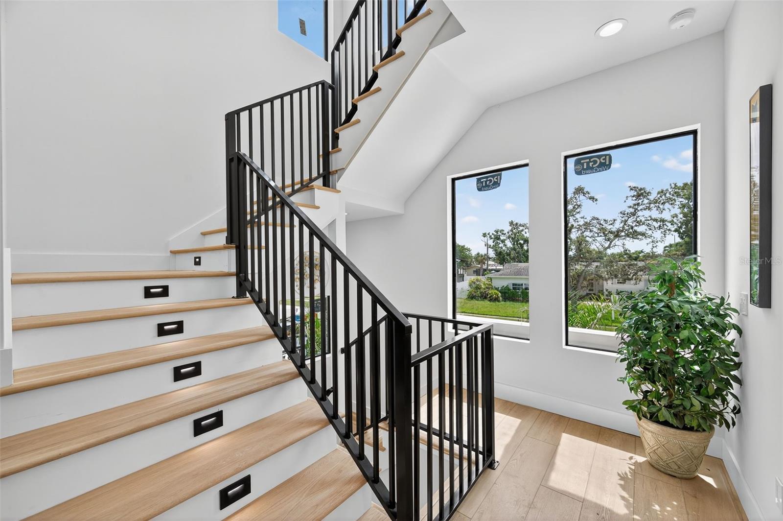 1935 SHORE ACRES BLVD NE, ST PETERSBURG, FL, 33703