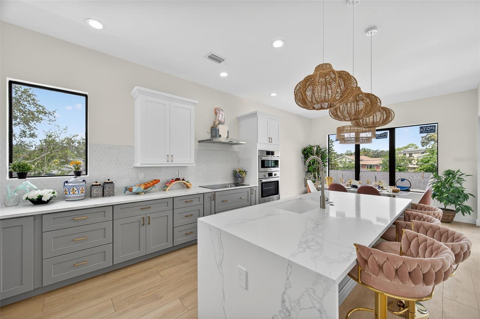1935 SHORE ACRES BLVD NE, ST PETERSBURG, FL, 33703