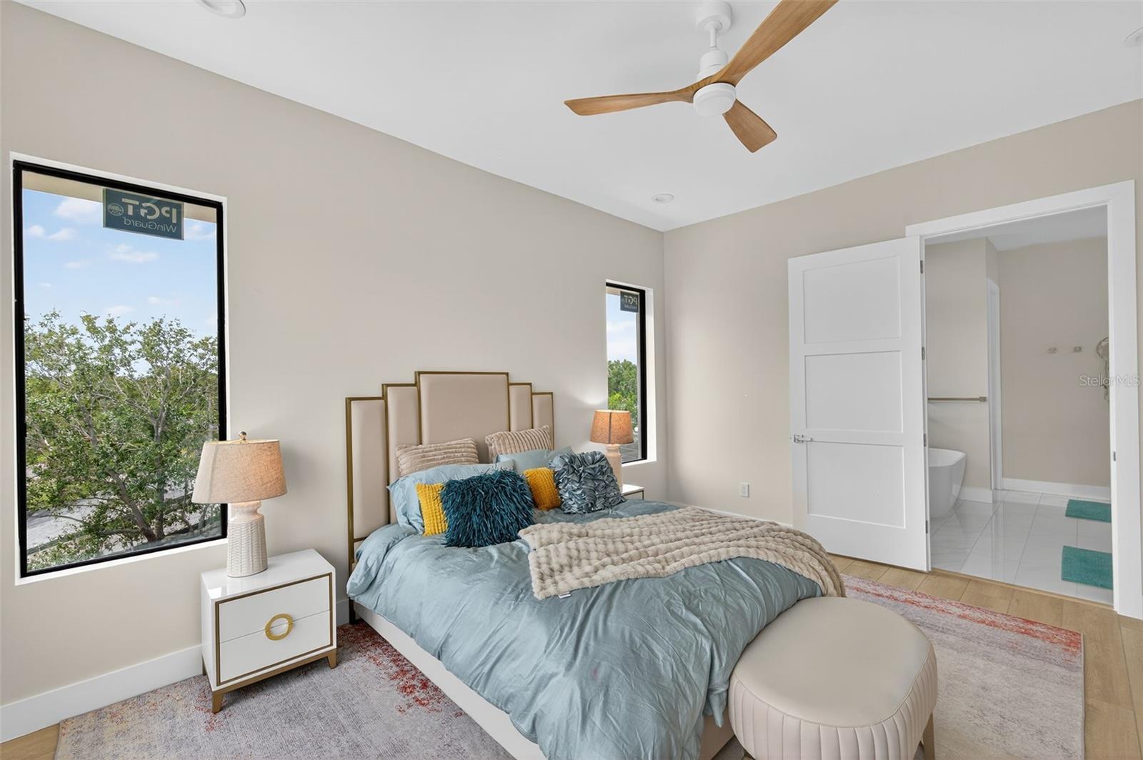 1935 SHORE ACRES BLVD NE, ST PETERSBURG, FL, 33703