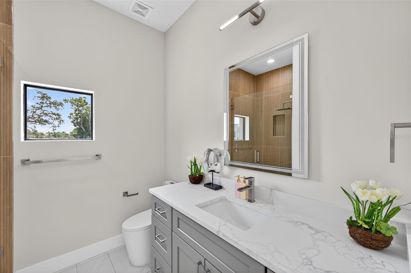 1935 SHORE ACRES BLVD NE, ST PETERSBURG, FL, 33703