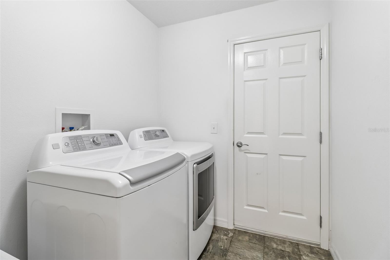 2408 CARRIAGE HILL WAY, THE VILLAGES, FL, 32162