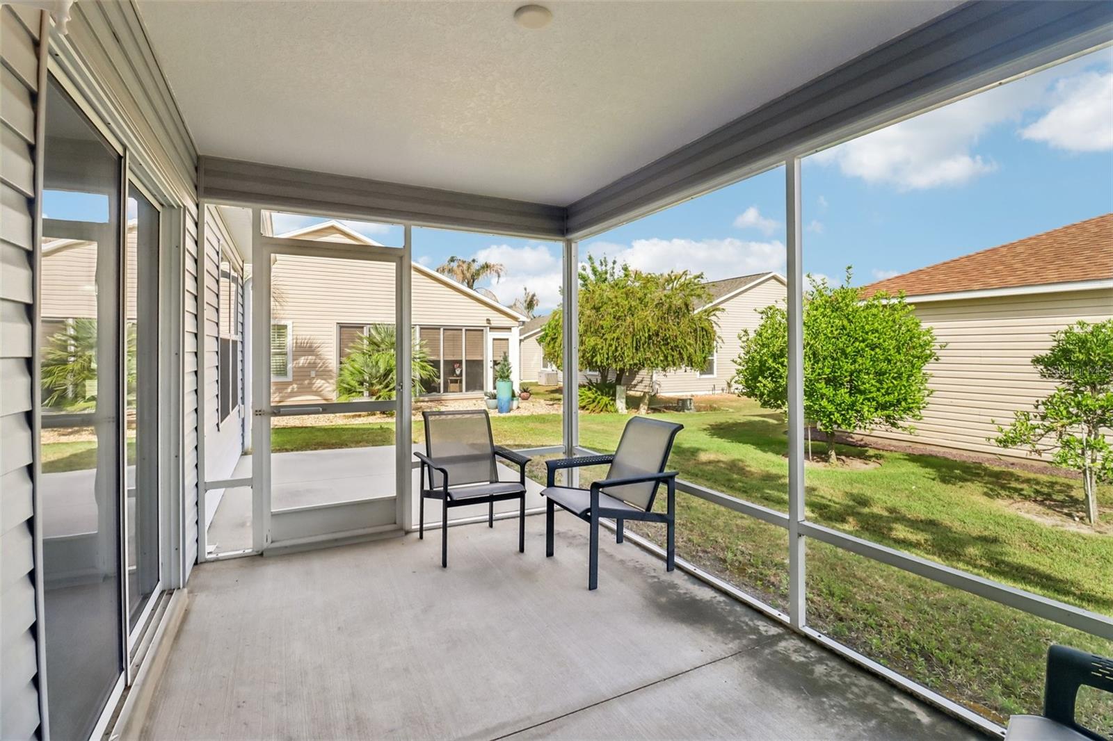 2408 CARRIAGE HILL WAY, THE VILLAGES, FL, 32162