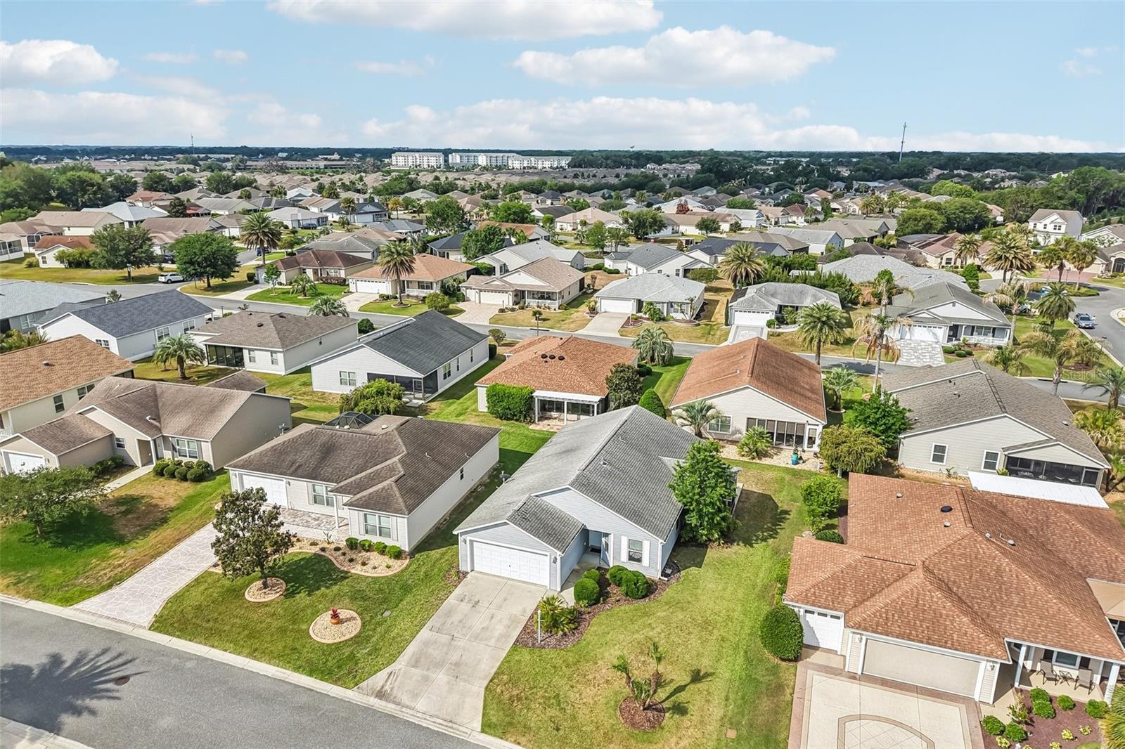 2408 CARRIAGE HILL WAY, THE VILLAGES, FL, 32162