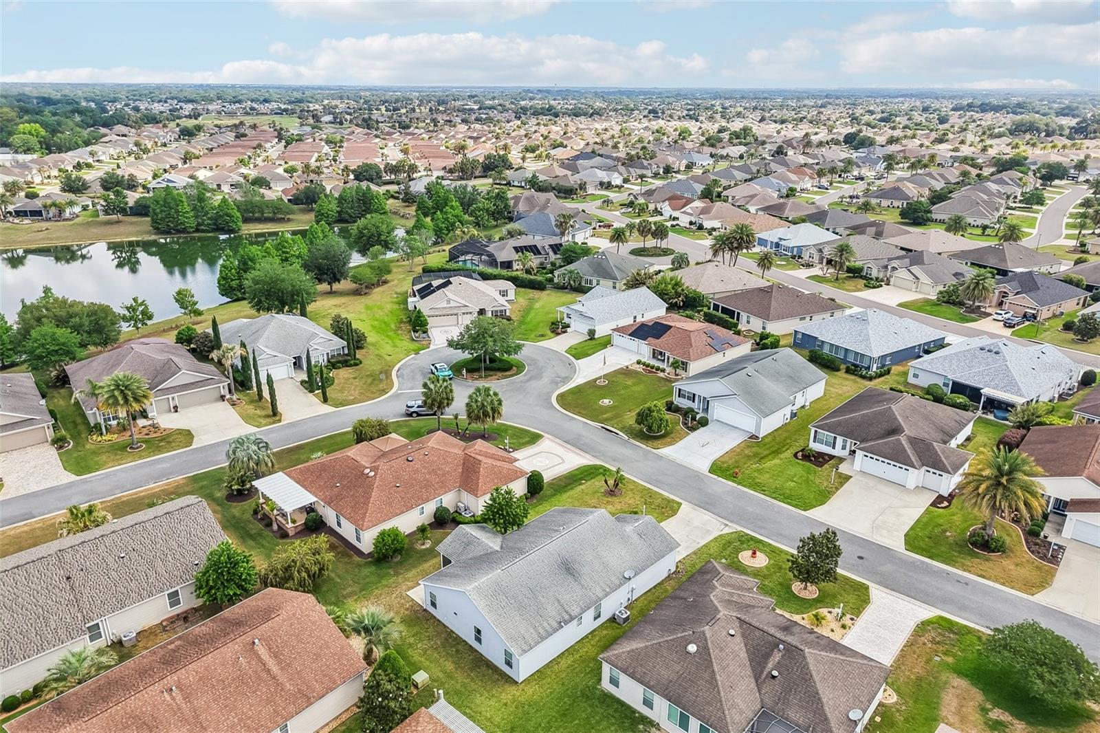 2408 CARRIAGE HILL WAY, THE VILLAGES, FL, 32162