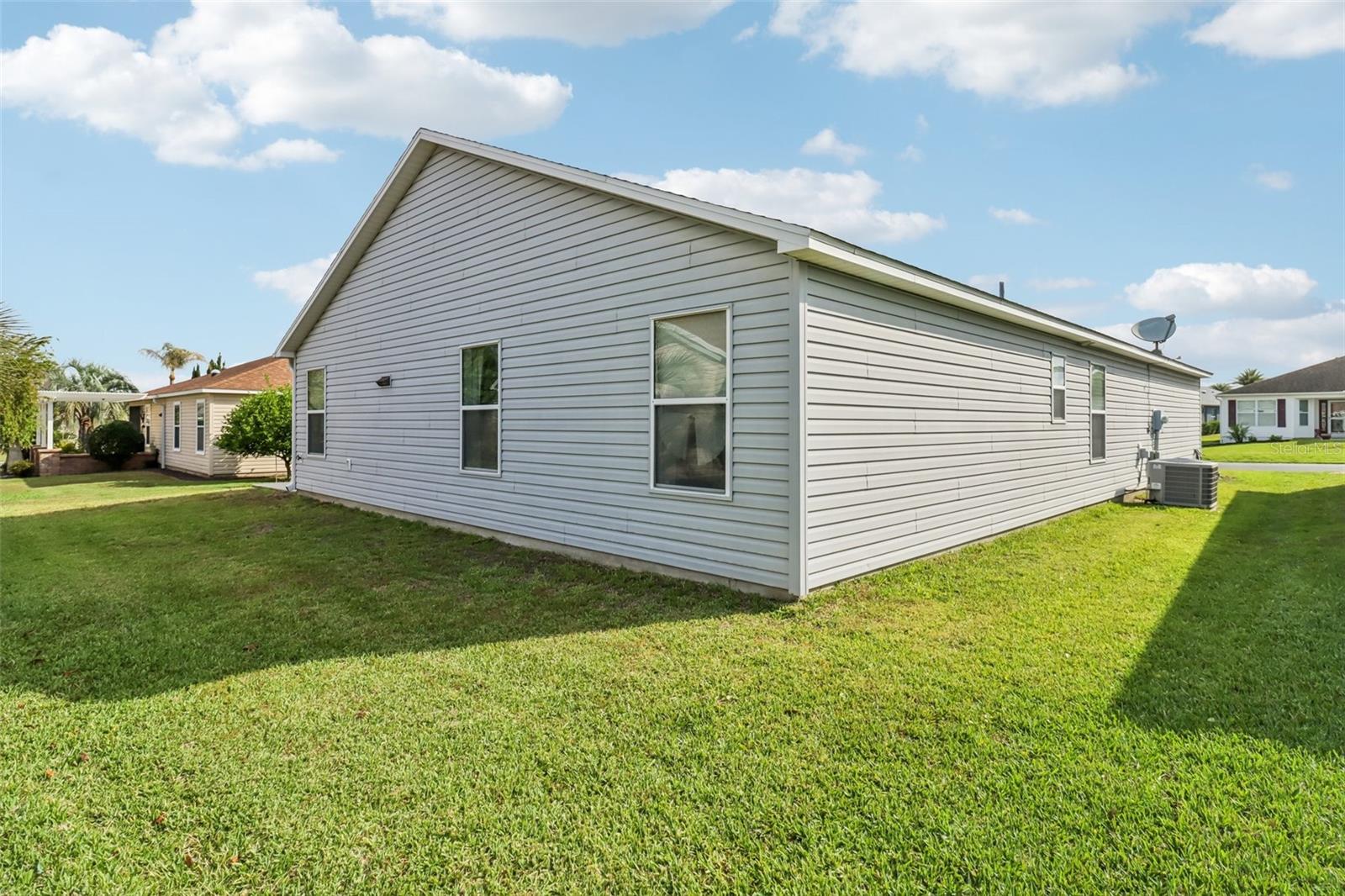 2408 CARRIAGE HILL WAY, THE VILLAGES, FL, 32162