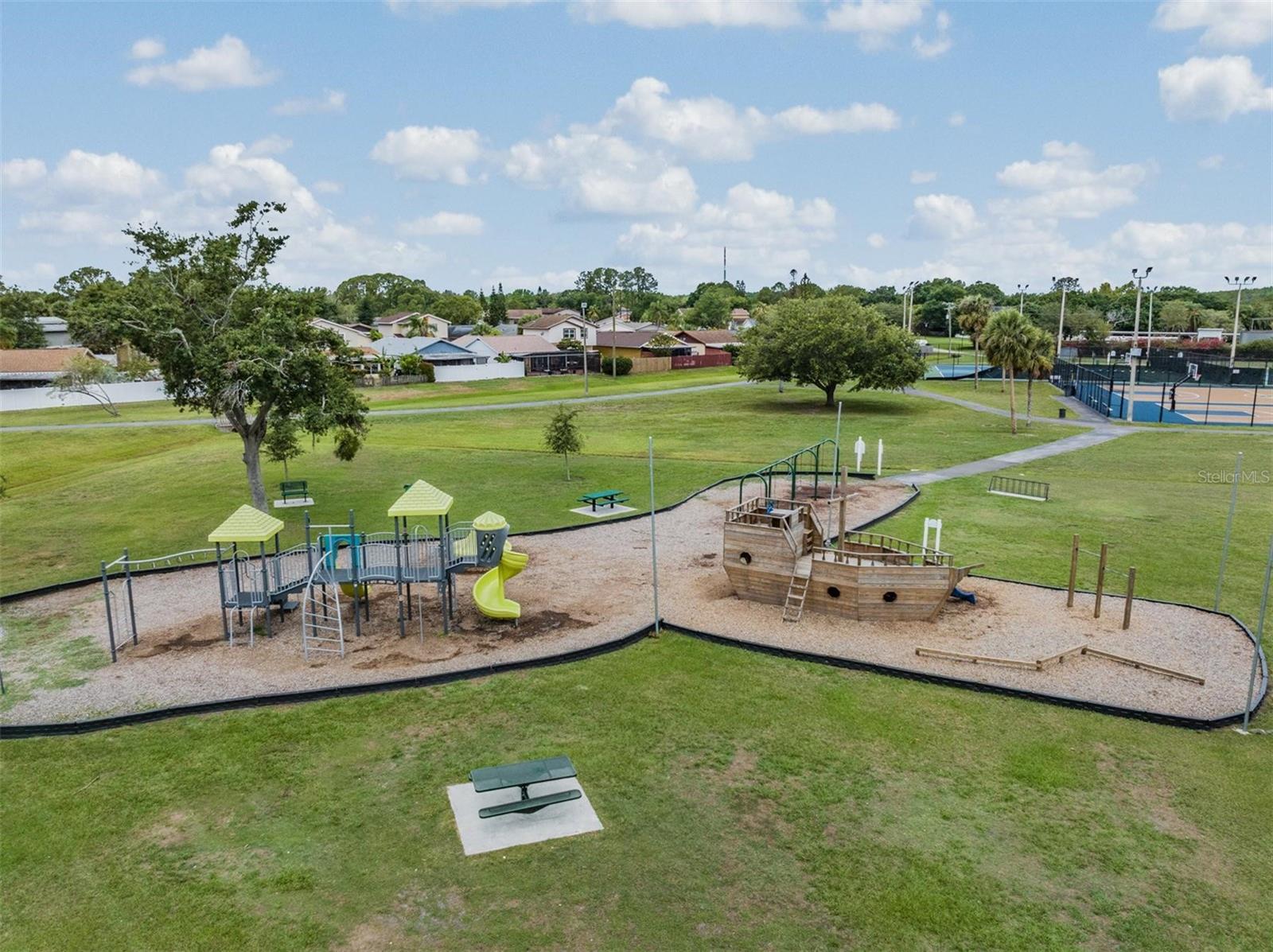11005 UNDERWOOD PL, TAMPA, FL, 33624