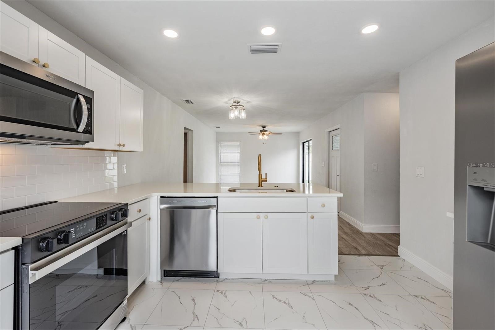 11005 UNDERWOOD PL, TAMPA, FL, 33624