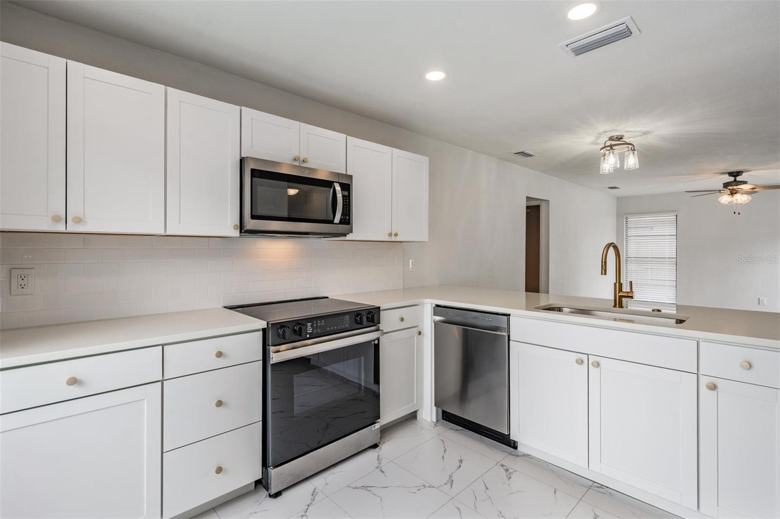 11005 UNDERWOOD PL, TAMPA, FL, 33624