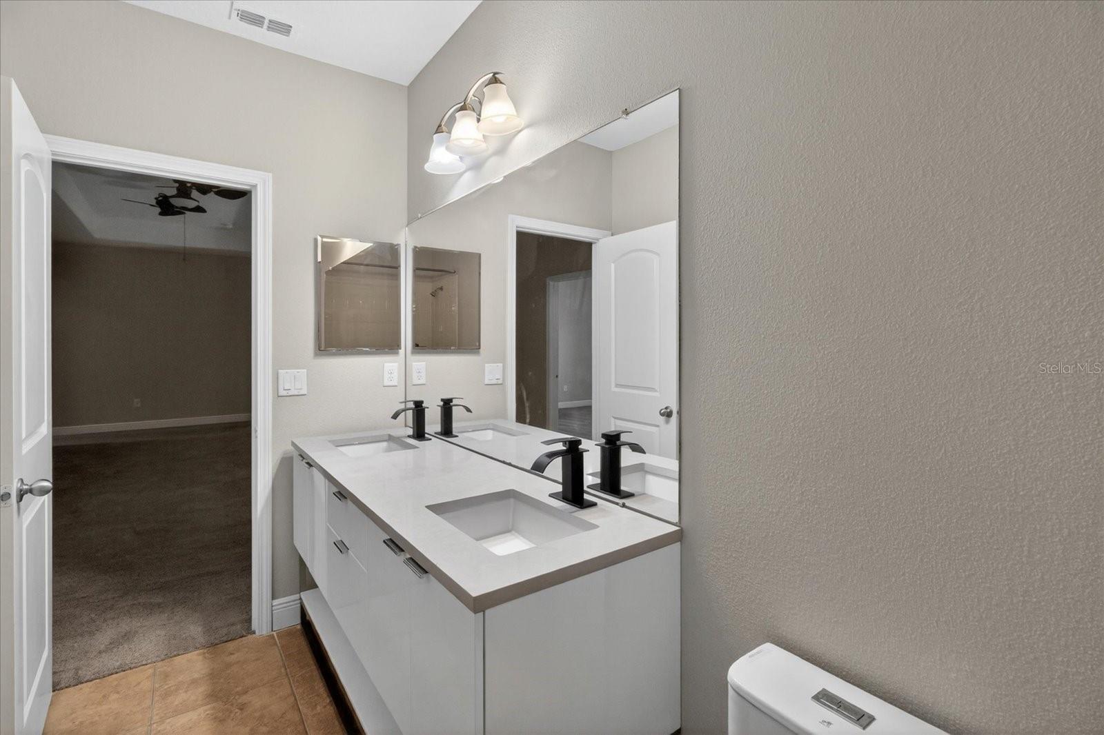 1389 HERITAGE LANDINGS DR, LAKELAND, FL, 33805