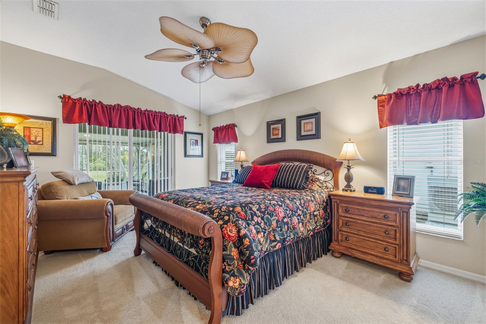 10334 COLLAR DR, SAN ANTONIO, FL, 33576