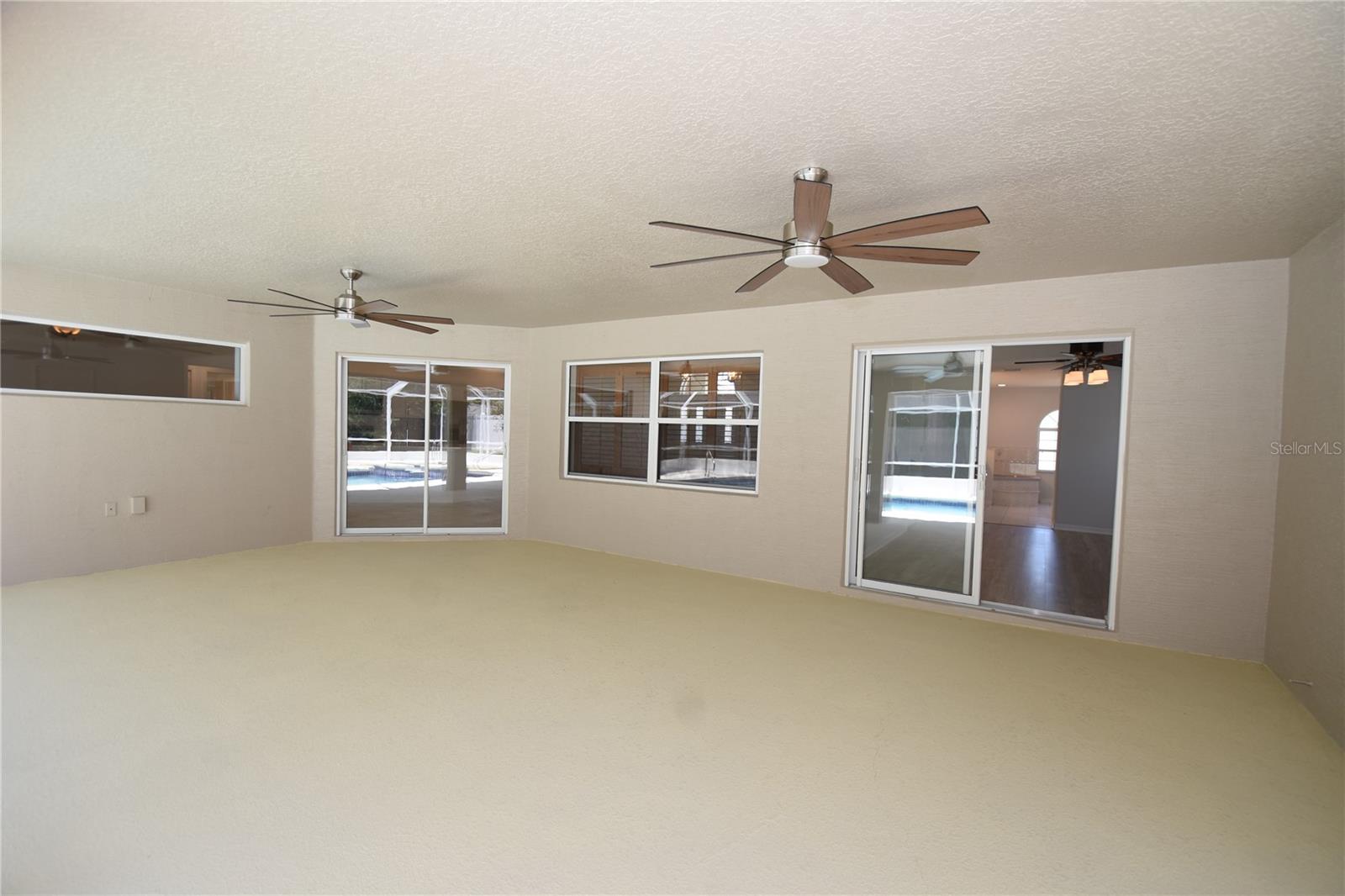 17 WHITE HALL DR, PALM COAST, FL, 32164