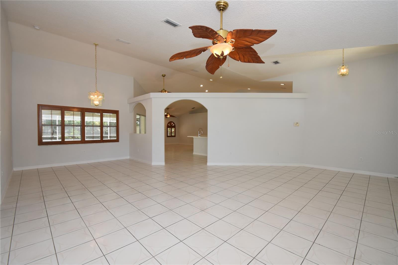 17 WHITE HALL DR, PALM COAST, FL, 32164