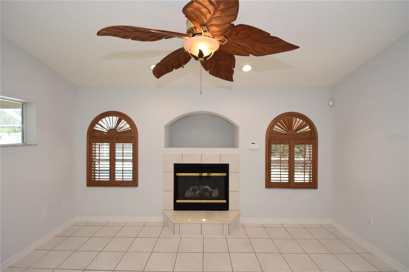 17 WHITE HALL DR, PALM COAST, FL, 32164