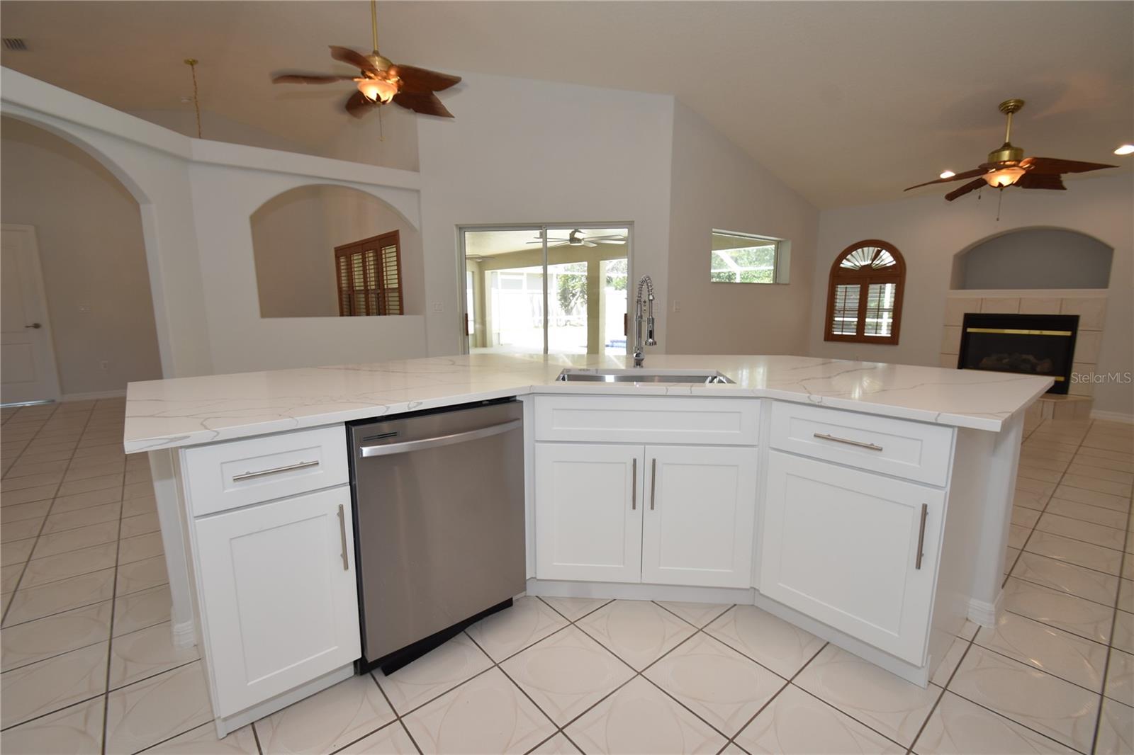 17 WHITE HALL DR, PALM COAST, FL, 32164