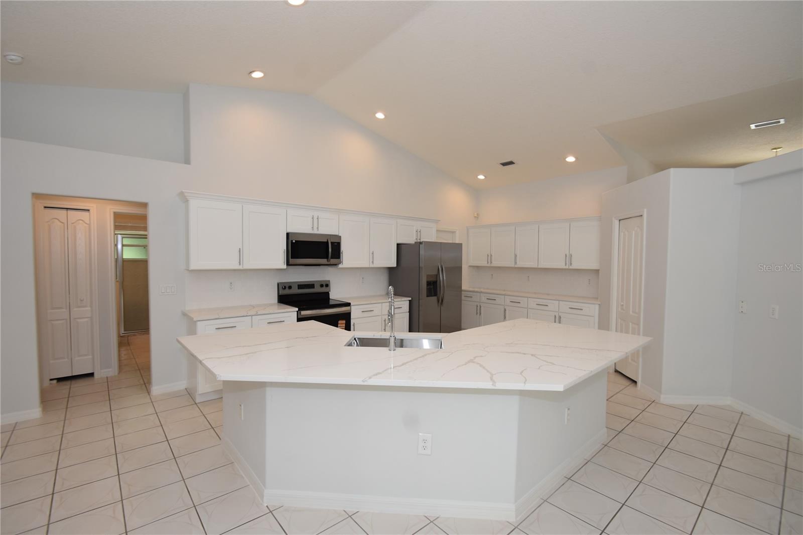 17 WHITE HALL DR, PALM COAST, FL, 32164