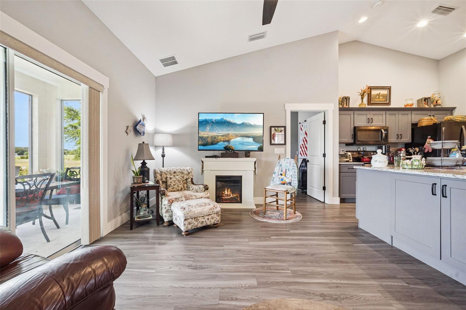 8020 SERGEANT PEPPER DR, HOWEY IN THE HILLS, FL, 34737