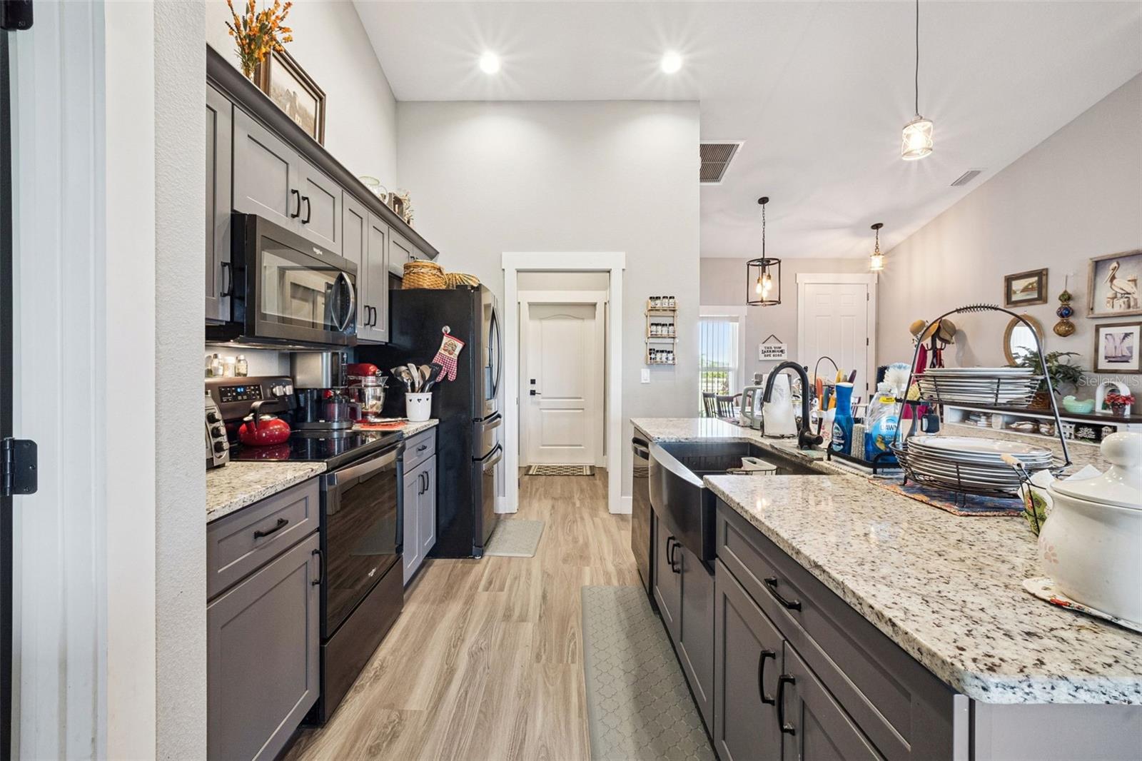8020 SERGEANT PEPPER DR, HOWEY IN THE HILLS, FL, 34737