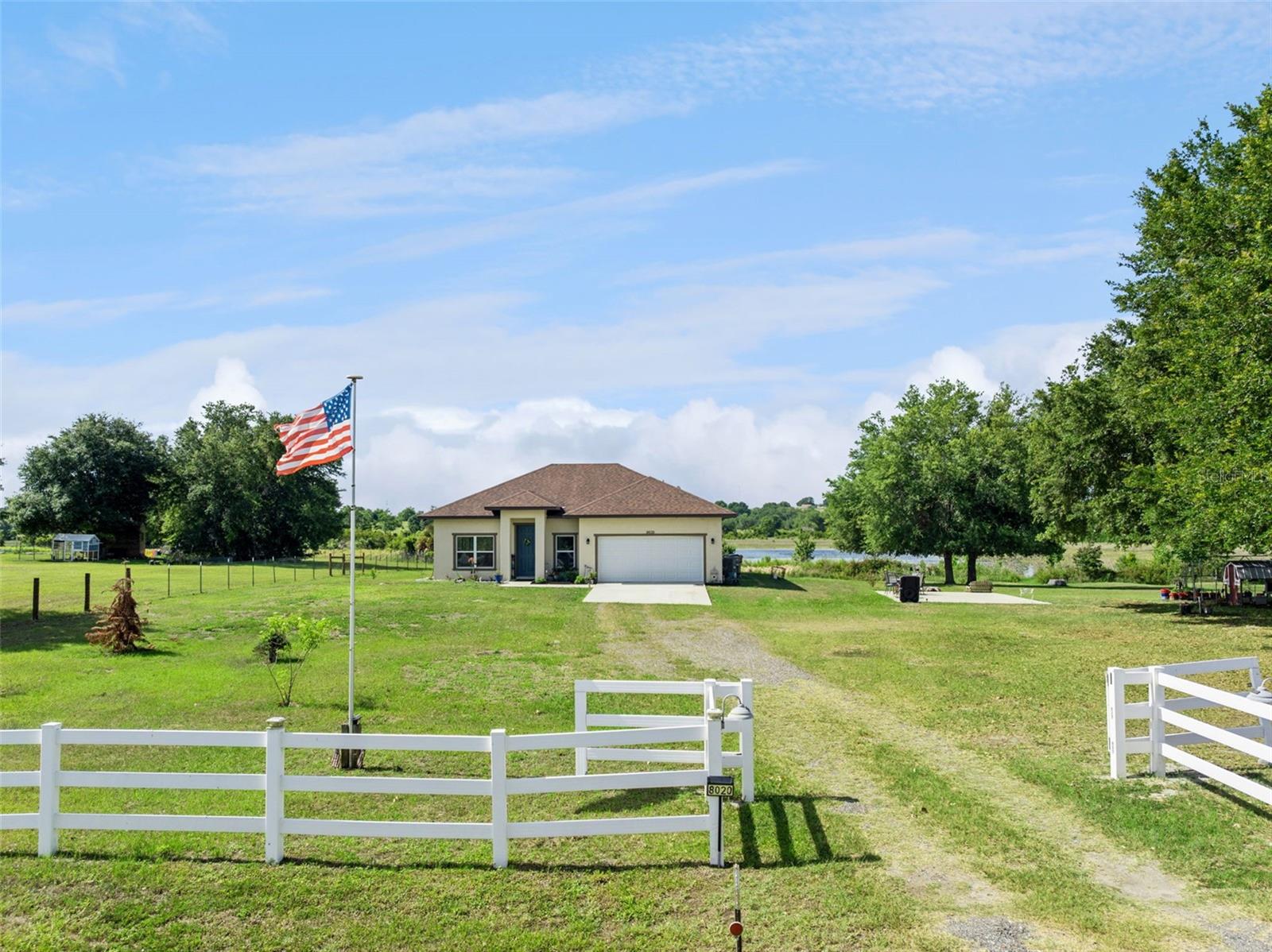 8020 SERGEANT PEPPER DR, HOWEY IN THE HILLS, FL, 34737