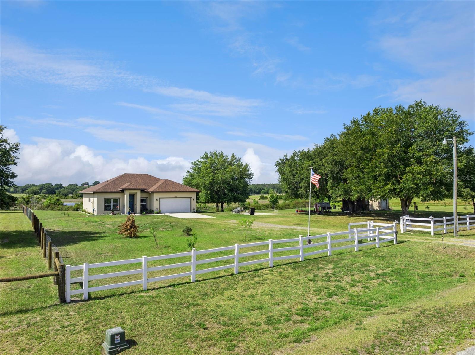 8020 SERGEANT PEPPER DR, HOWEY IN THE HILLS, FL, 34737