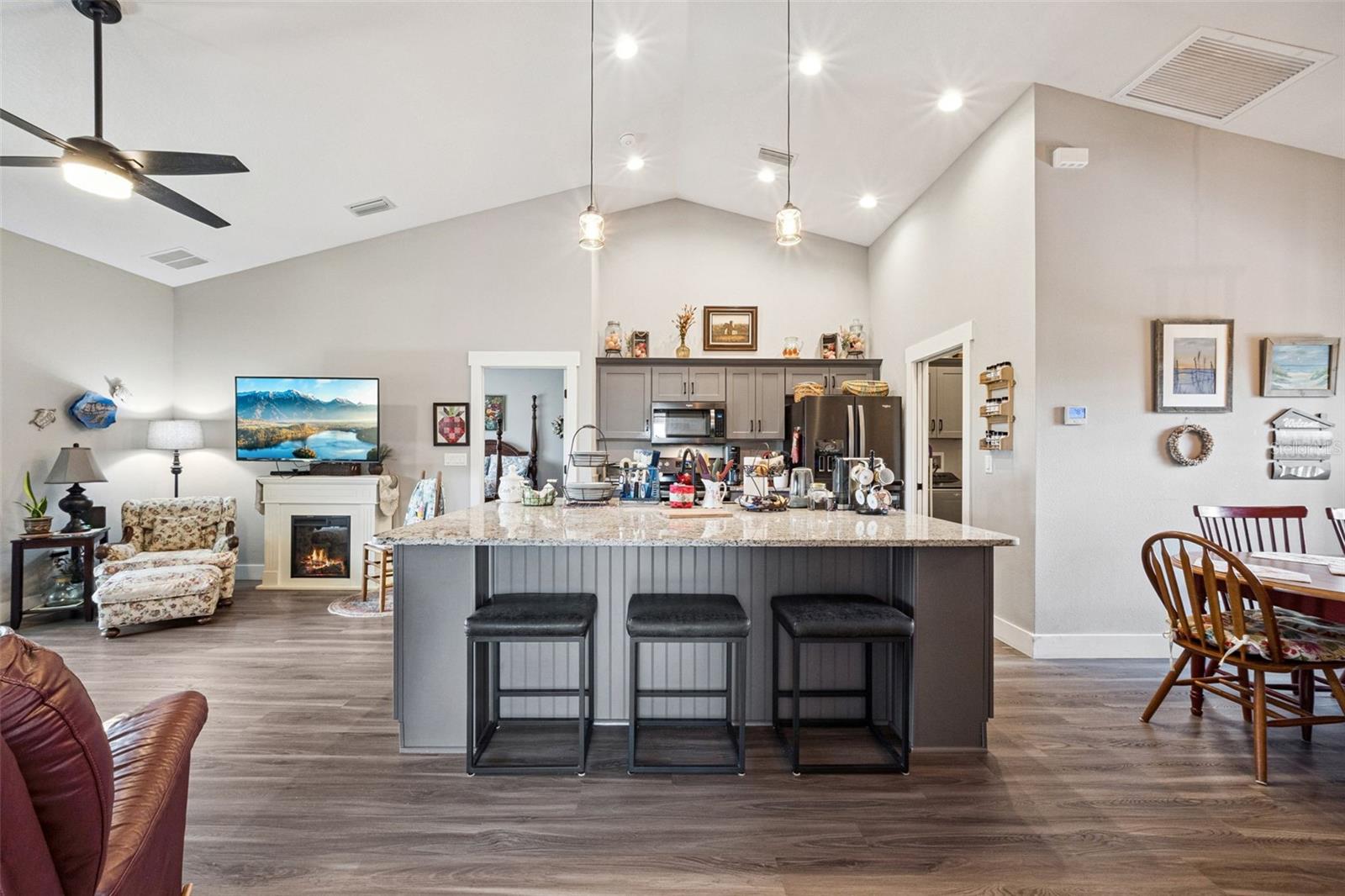 8020 SERGEANT PEPPER DR, HOWEY IN THE HILLS, FL, 34737